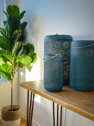 Lagoon lantern - 10’’ Dia x 16.5’’ H - Blue used in the inspiration Autres Lanterne Bleu Figuier Cache Pot Oslo EN