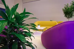 Malibu - Solo - Mauve prune utilisé dans le cadre de la réalisation Sofa Malibu Table Cafe Mezzo 3