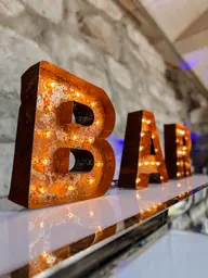 B-A-R sign - Rust used in the inspiration Enseigne B A R   Métal Rouillé EN