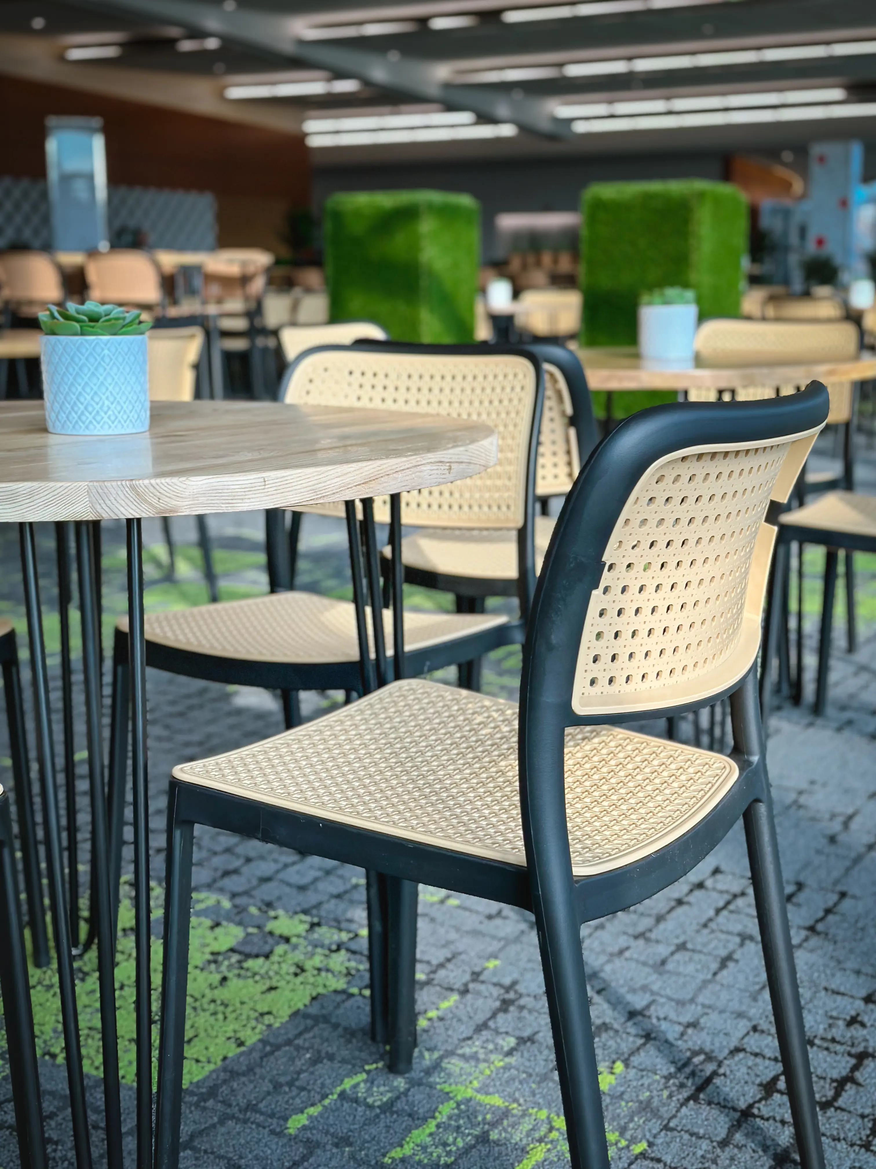 Oslo - Round Bistro table - 36'' Dia x 30'' H - Matte black & Natural wood used in the inspiration Shaw Center Img 2220 EN
