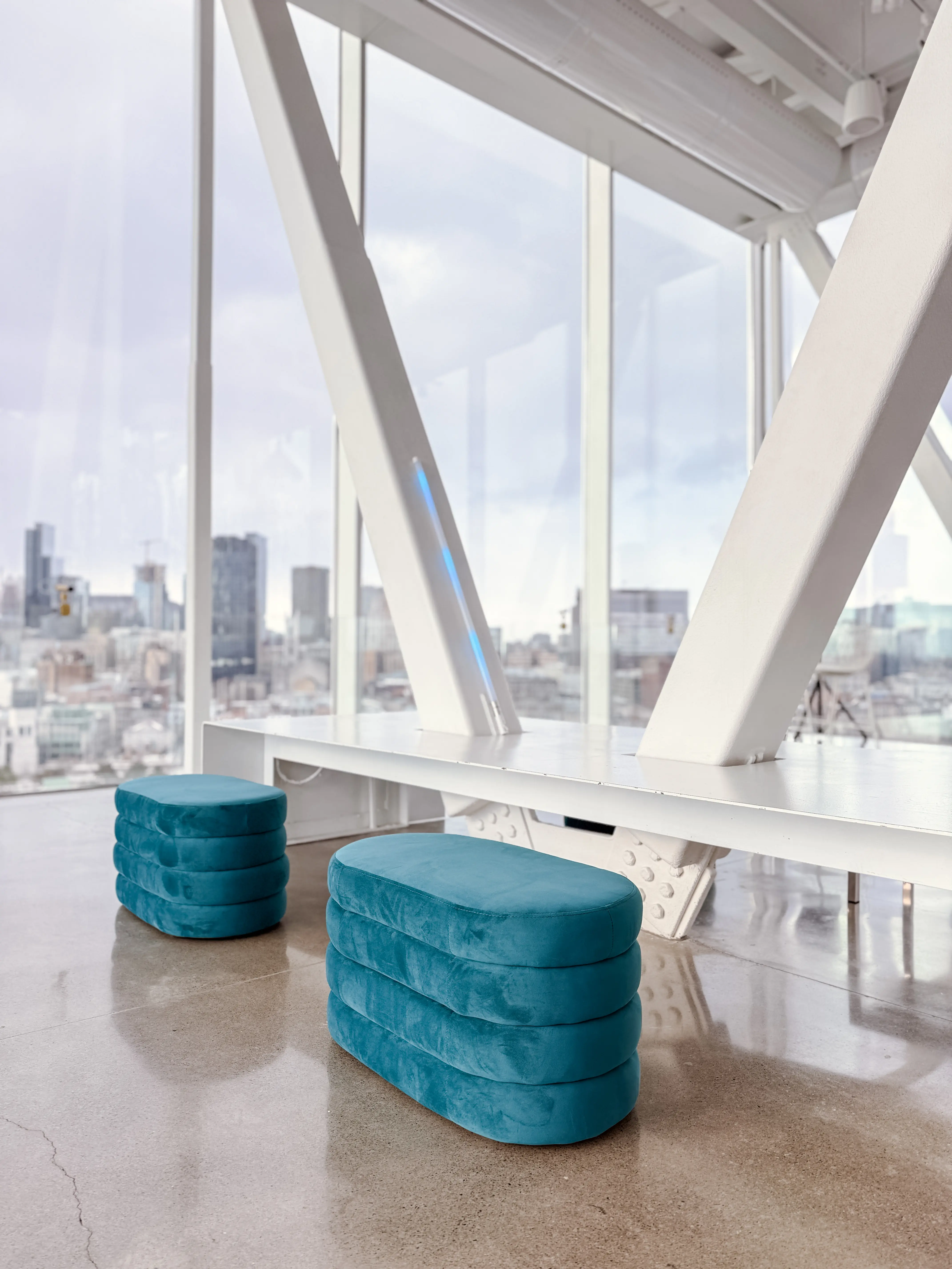Stella pouf - Elongated - Teal used in the inspiration Grand Quai Tour EN