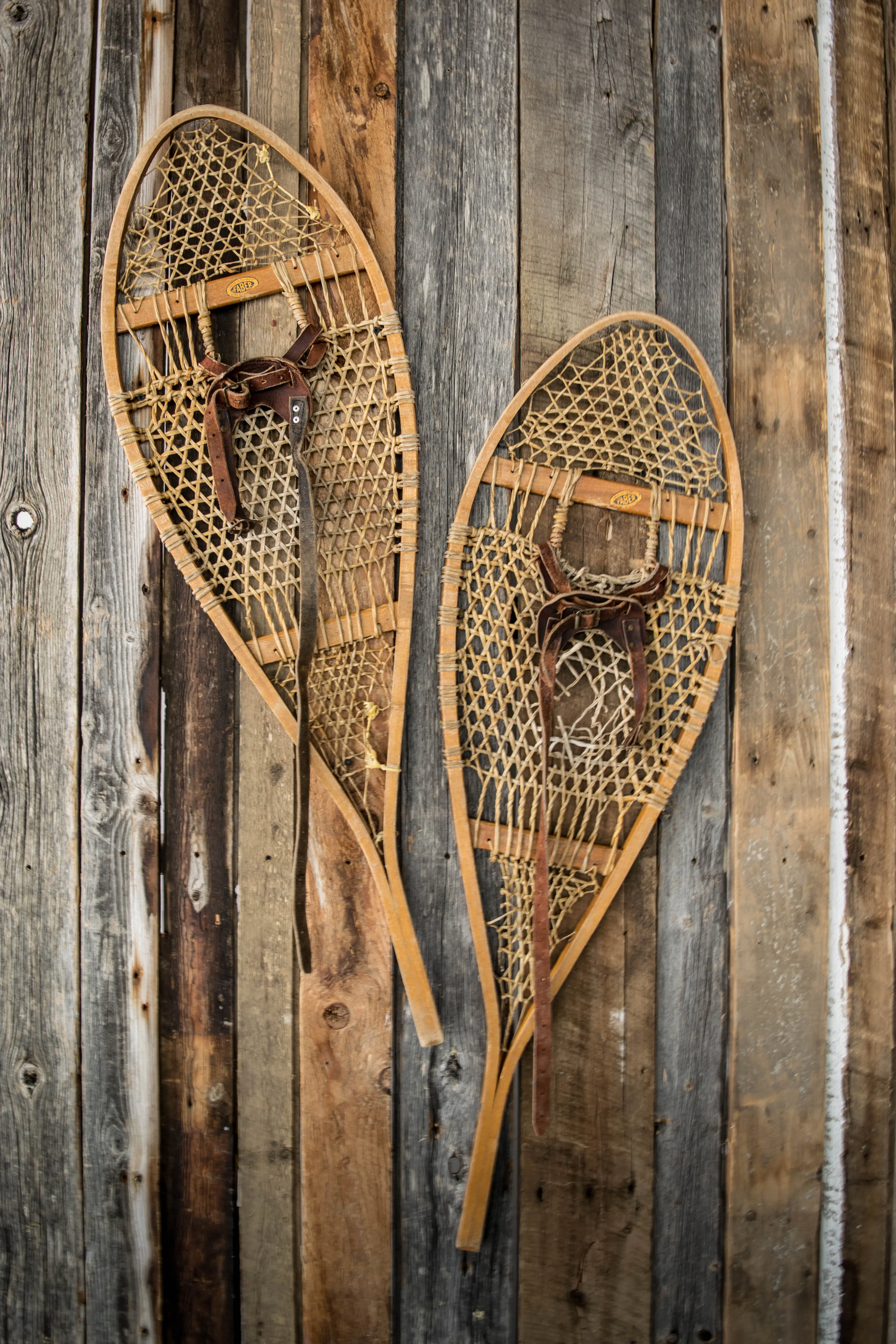 Pair of vintage Snowshoes - Brown used in the inspiration Mur Bois Raquette
