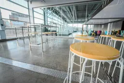 Litchi bar stool - White & lLight wood used in the inspiration Pub Tabouret Litchi