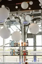 Monaco bar back - Assembly Black used in the inspiration Oiq 240529 Arianne Nantel Gagnon Photographe5 EN