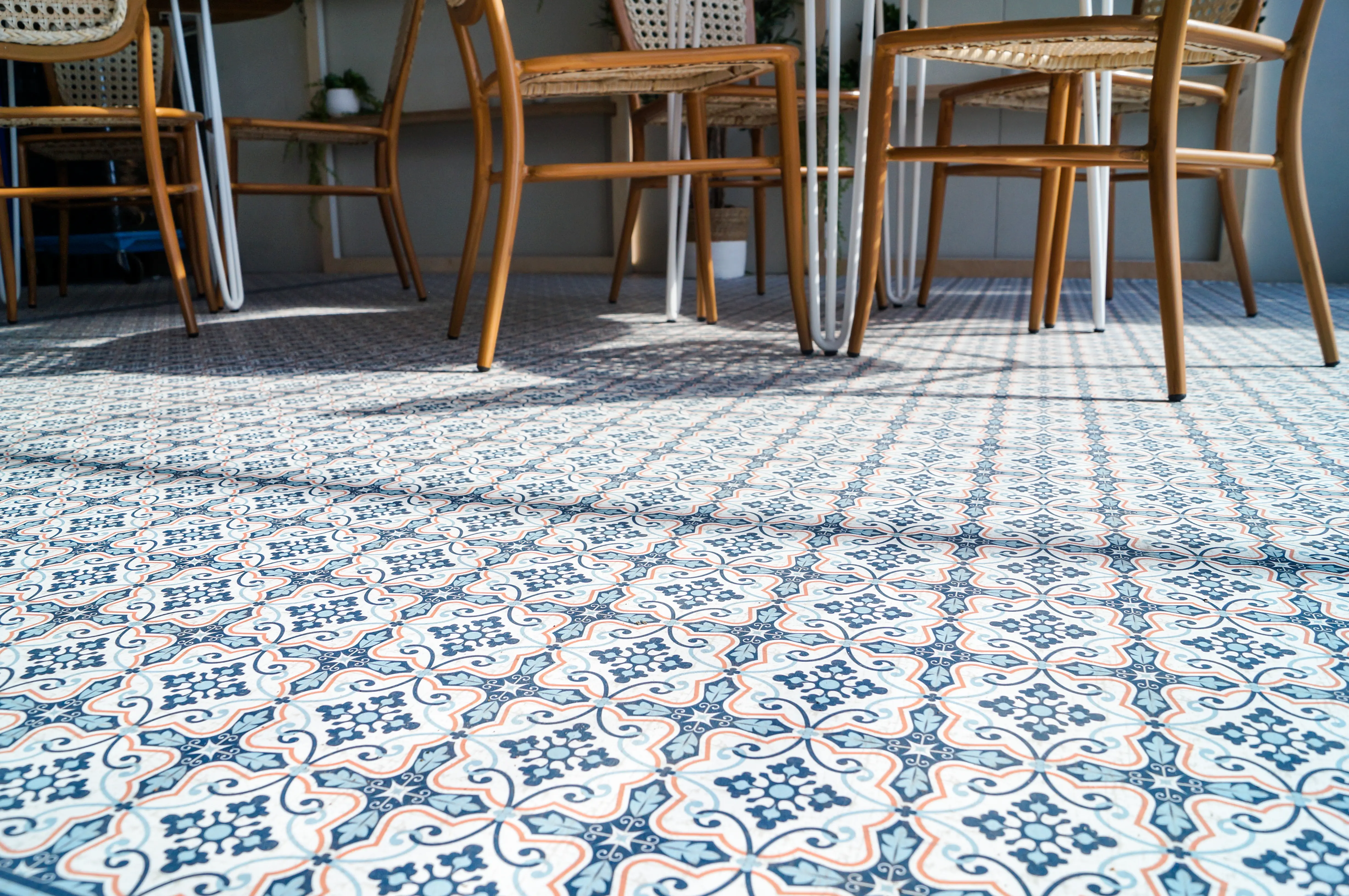 Amnita floor 10' L x 10' W - Blue & White used in the inspiration Autres Prélart Amnita Provence Oslo EN