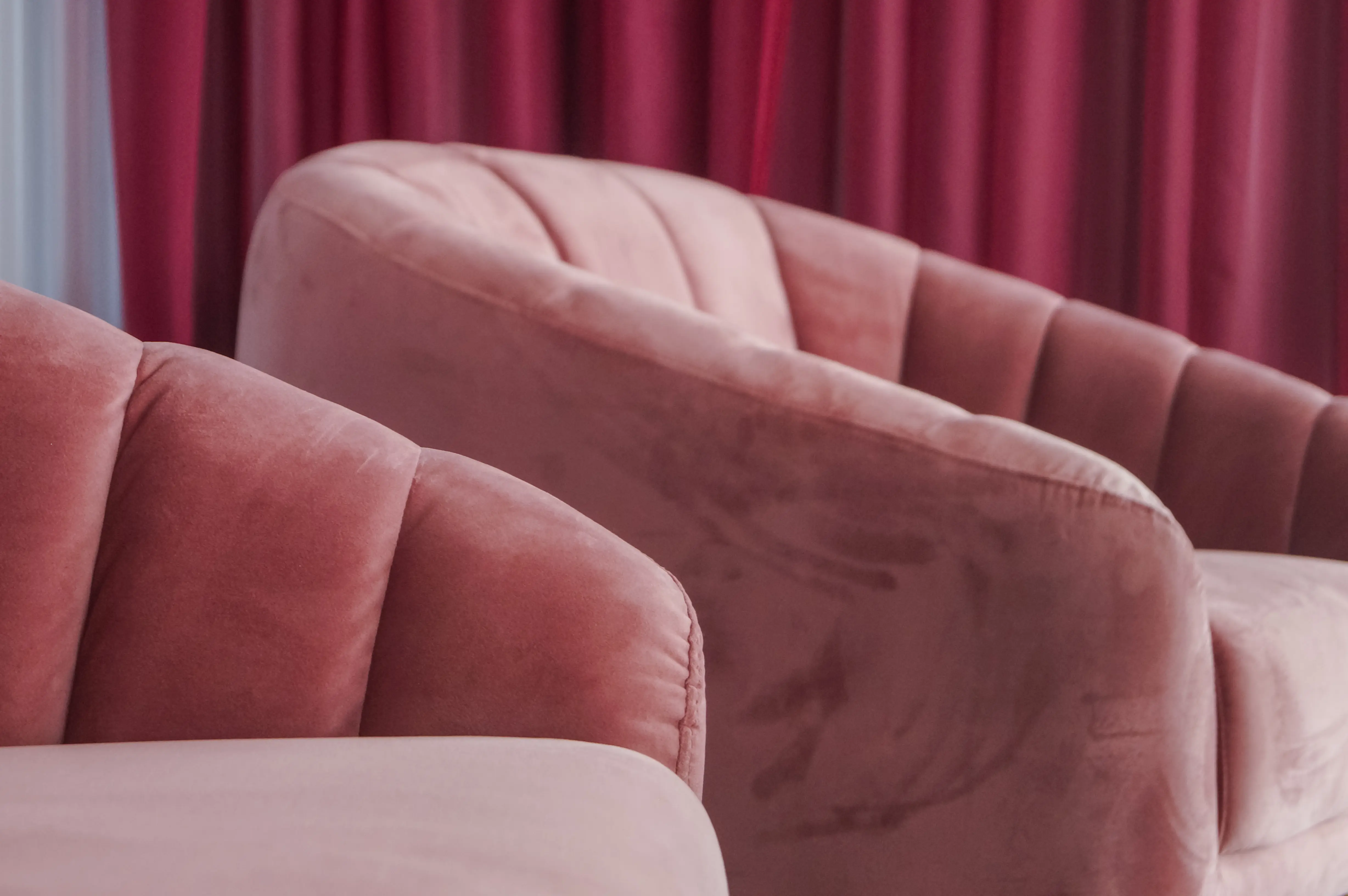 Adaline - Fauteuil - Rose vintage utilisé dans le cadre de la réalisation Feq 2024   Suites 032 FR