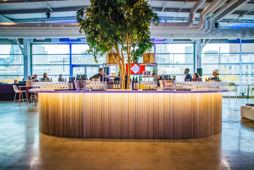 Bar Scandinave Arbre Geant