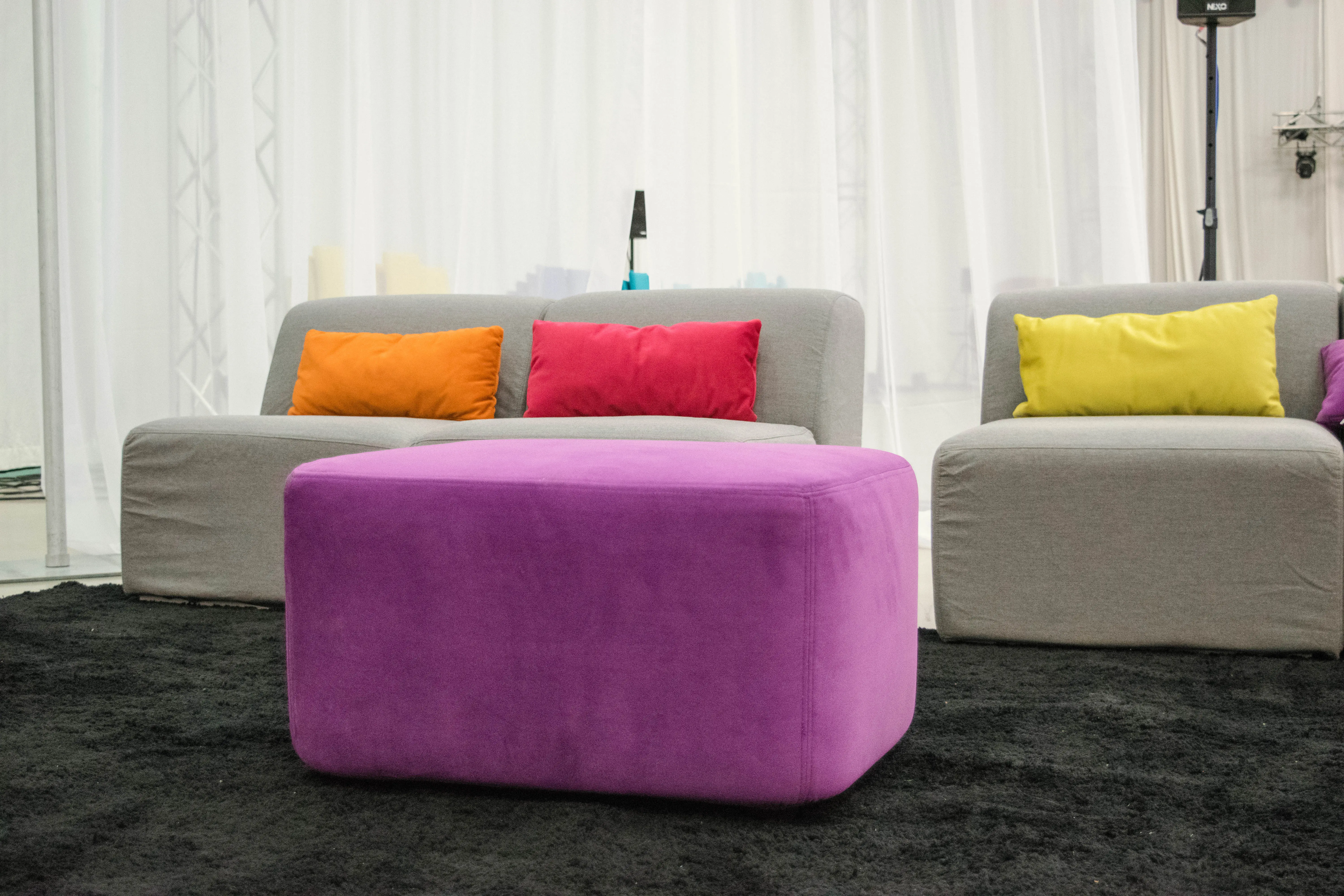 Malibu - Pouf rectangle - Mauve utilisé dans le cadre de la réalisation Pouf Malibu Mauve Fidji Gris