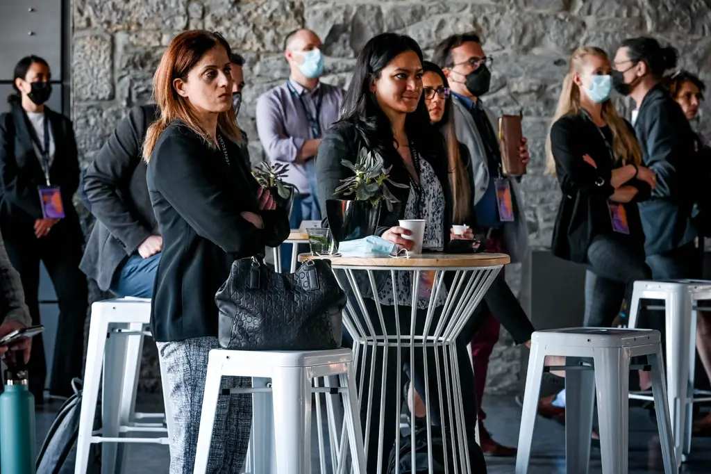 Marché Bonsecours_Effervescence_Soho_Blanc_Bois_Loft