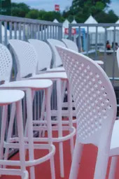 Bowie stool - White used in the inspiration Feq 2024   Jardin 015 EN