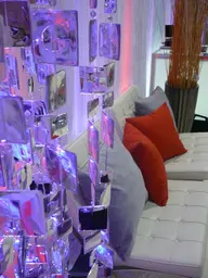 Scarpino chair - White used in the inspiration Miroir Closeup
