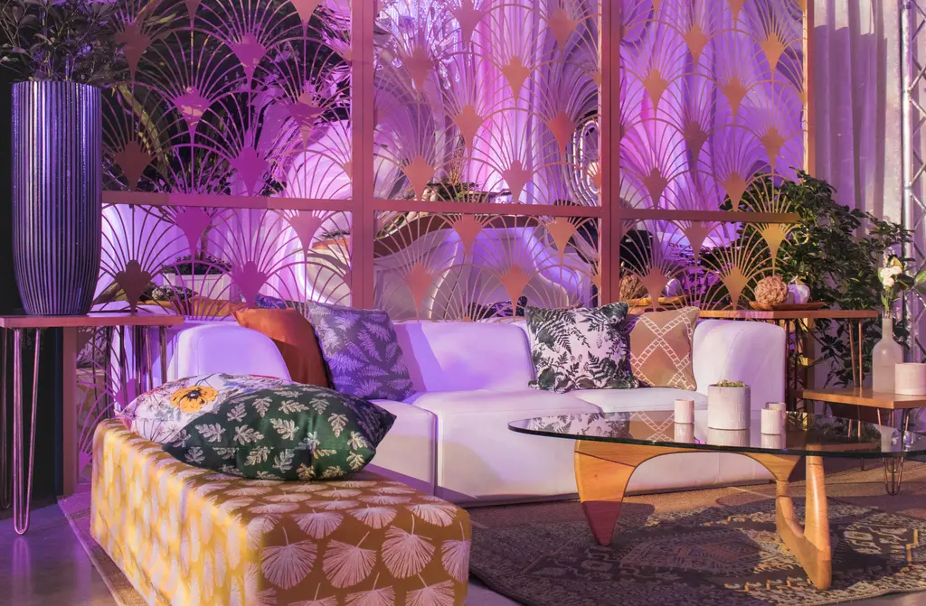 Mur Art Deco Table Cafe Kimono Banc Fleuri