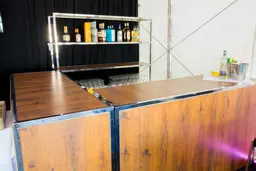 Manhattan bar - 6' - Brown wood used in the inspiration Bar Manhattan Bois Etagere Monaco