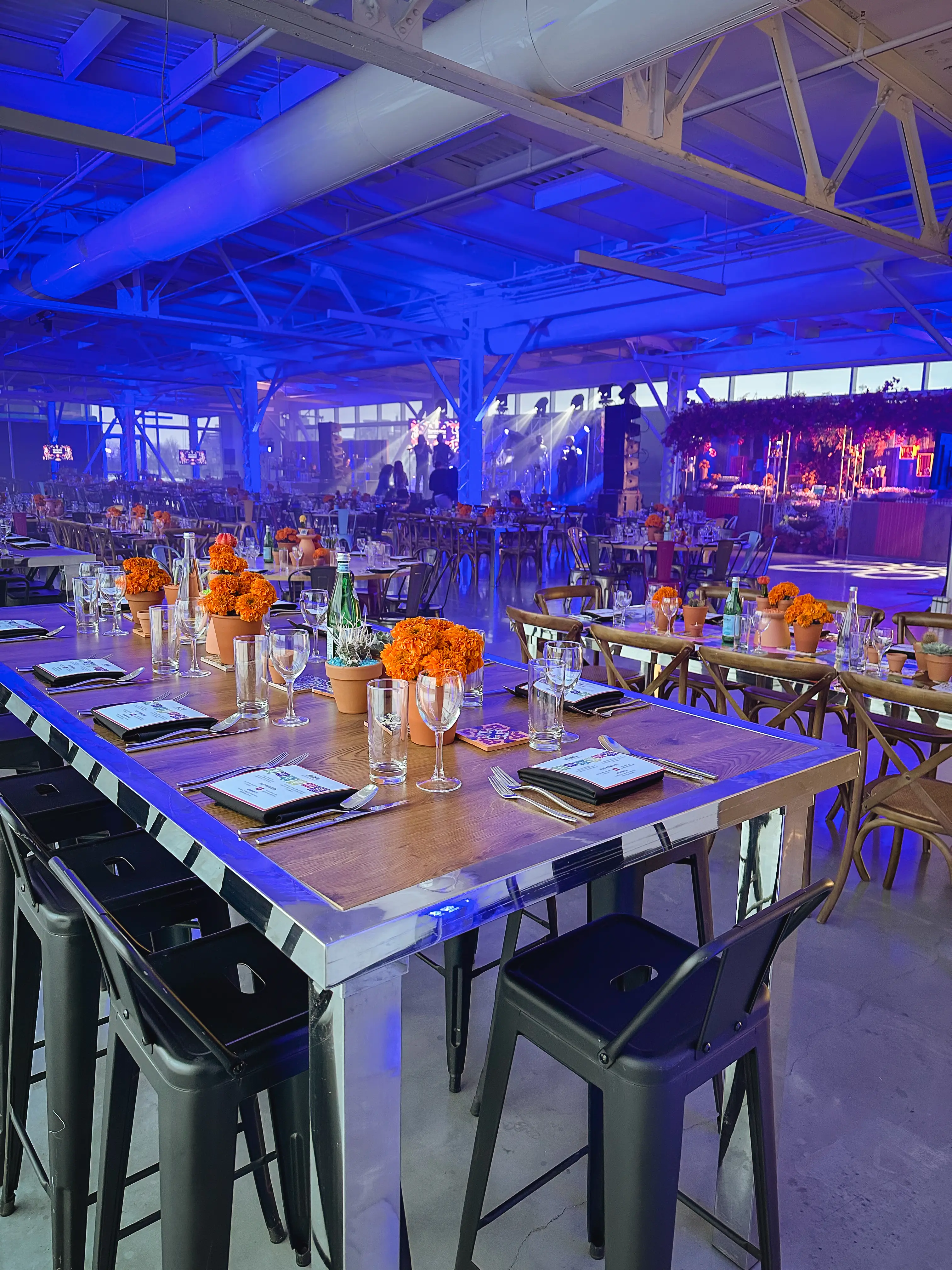 Florence dinner table - 8' L x 42" W x 40'' H - Brown wood used in the inspiration Grand Quai Img 0318 EN