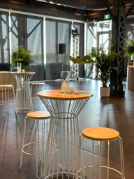 Litchi bar stool - White & lLight wood used in the inspiration Cs Belvédère Img 1918 EN