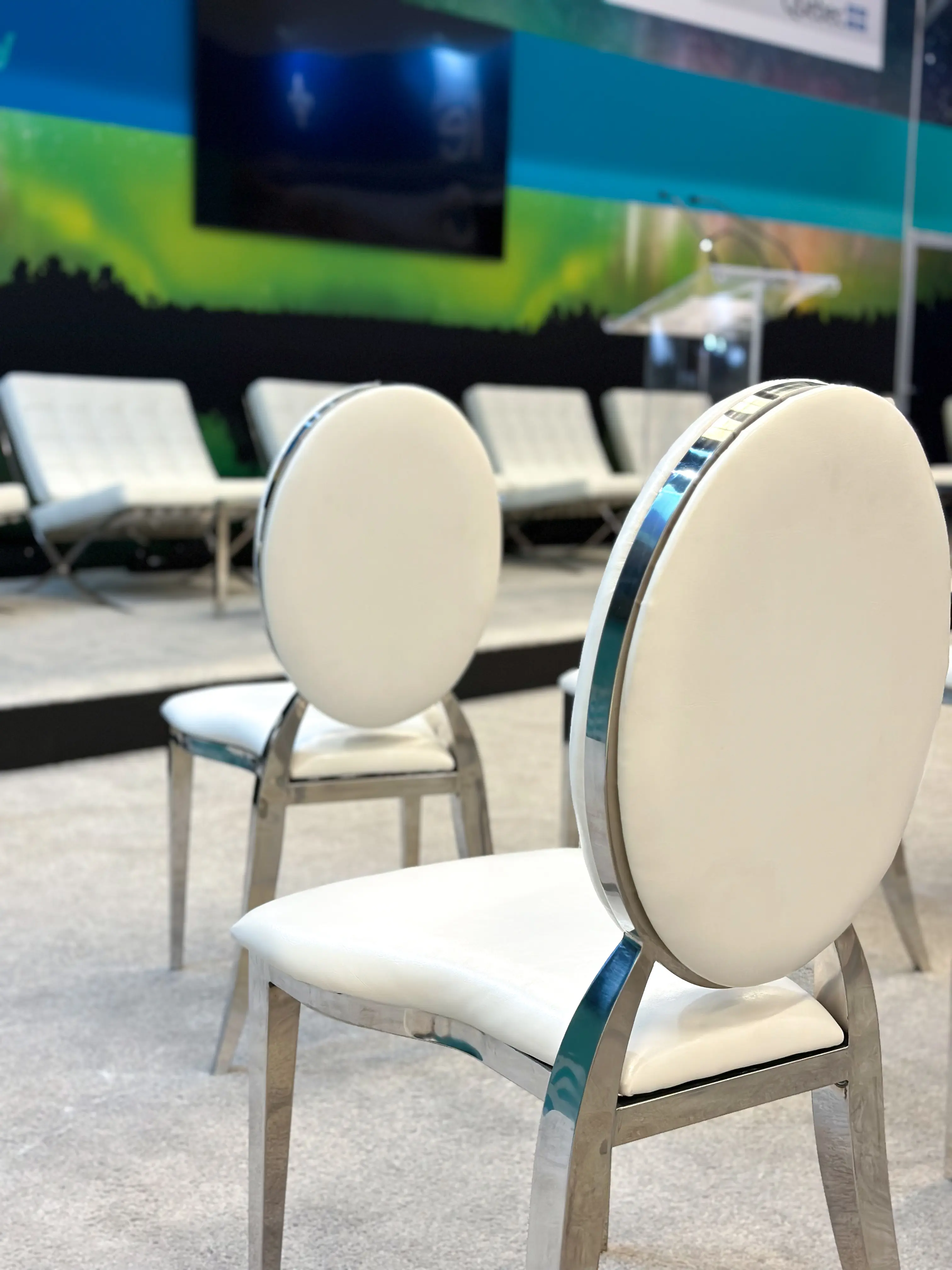 Eclipse chair - WITH back cushion - White leather used in the inspiration Palais Congès Img 0439 EN