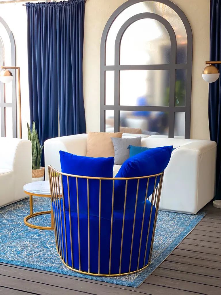 Alexandria Bleu Ellis Tapis Fidji Cuir Blanc Lampe Cooper