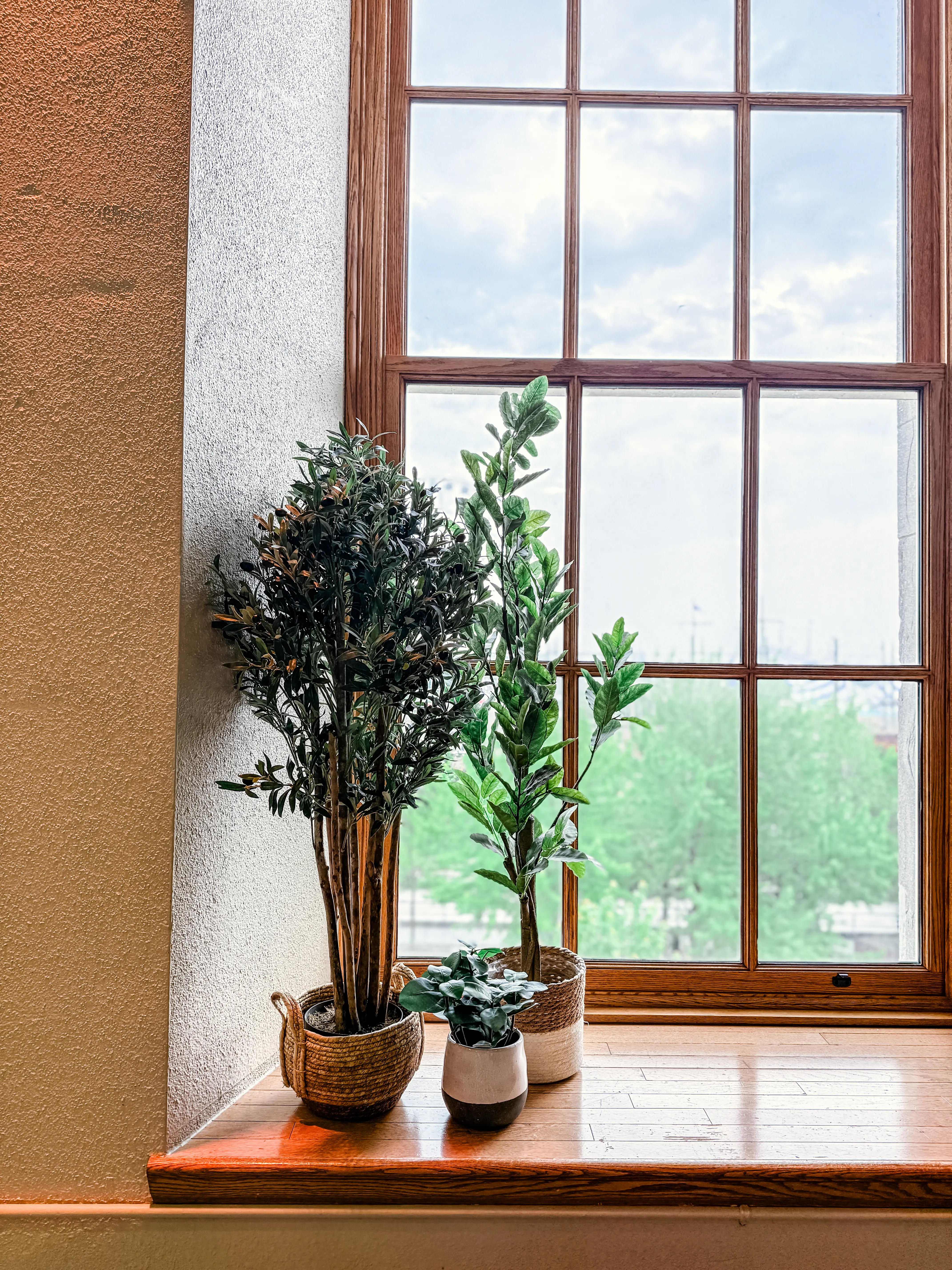 Artificial Olive tree plant - 52" H - Green used in the inspiration Marché Bonsecours   Tout France   Saq Plantes EN